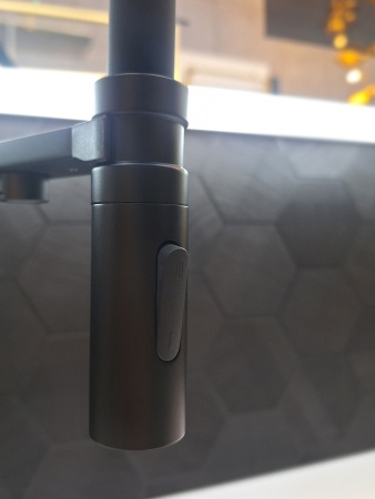 Смеситель для кухни с гибким изливом AltroBagno Flusso 050204 MB