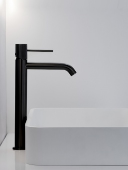 AltroBagnoBilancia010228NeOp1