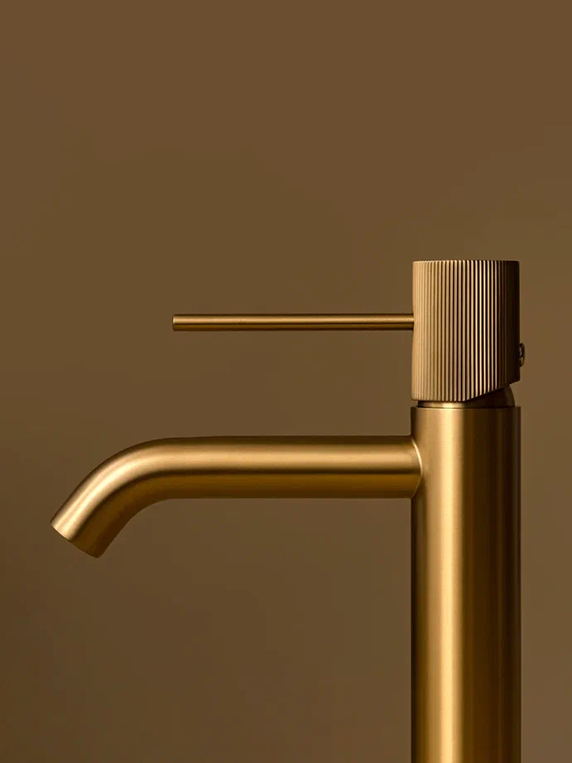 Смеситель для раковины AltroBagno Bilancia 0142 BG