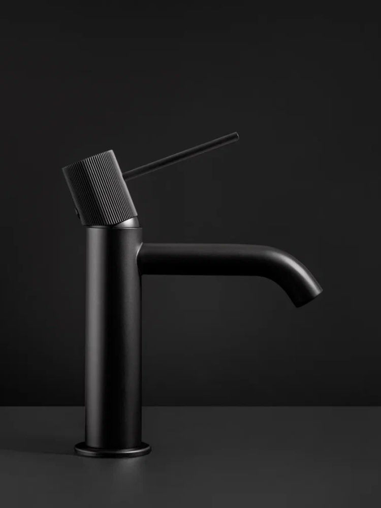 Смеситель для раковины ALTROBAGNO Биланча (Bilancia) 0143 MB